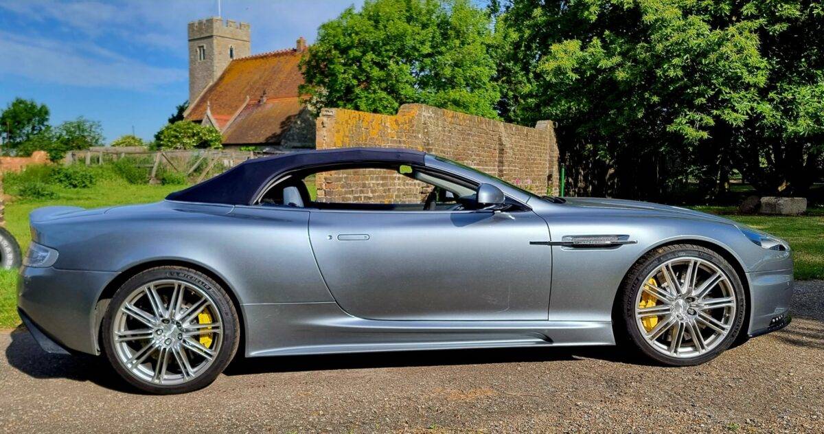 Aston Martin DB9 Rear Window Control